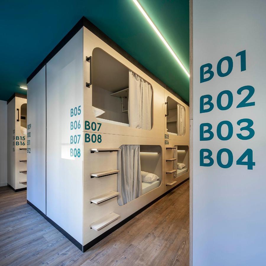 Bunk Bed in Mixed Dormitory Room
